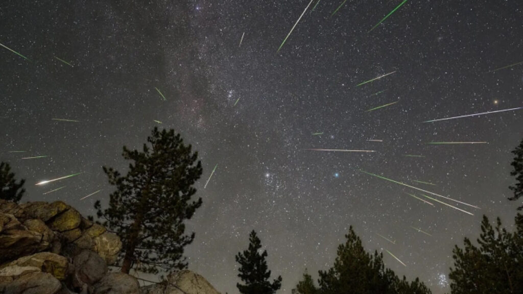 hujan meteor Perseid kembali menghiasi langit Indonesia pada 12–13 Agustus 2025