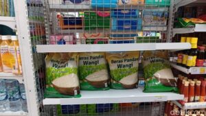 Stok Beras Premium Ritel Modern Menipis, Ada Apa?