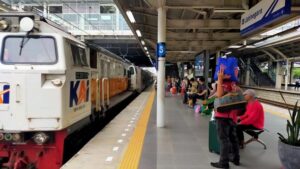 KA Jarak Jauh Berhenti di Jatinegara!