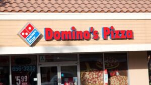 Domino's Pizza Gigit Jari, Ratusan Gerai Ditutup!
